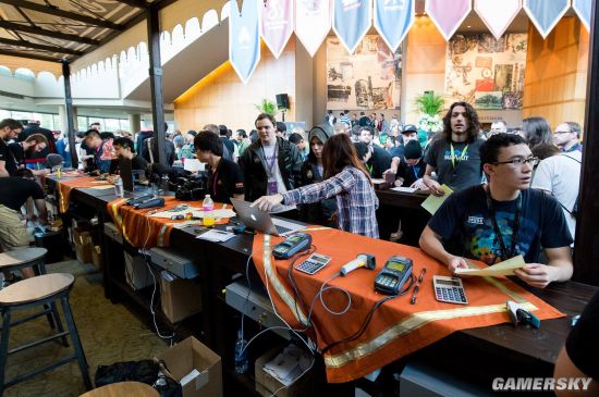 【赛后战报】卡莎尽力难救主，RA三核2：1击败EDG